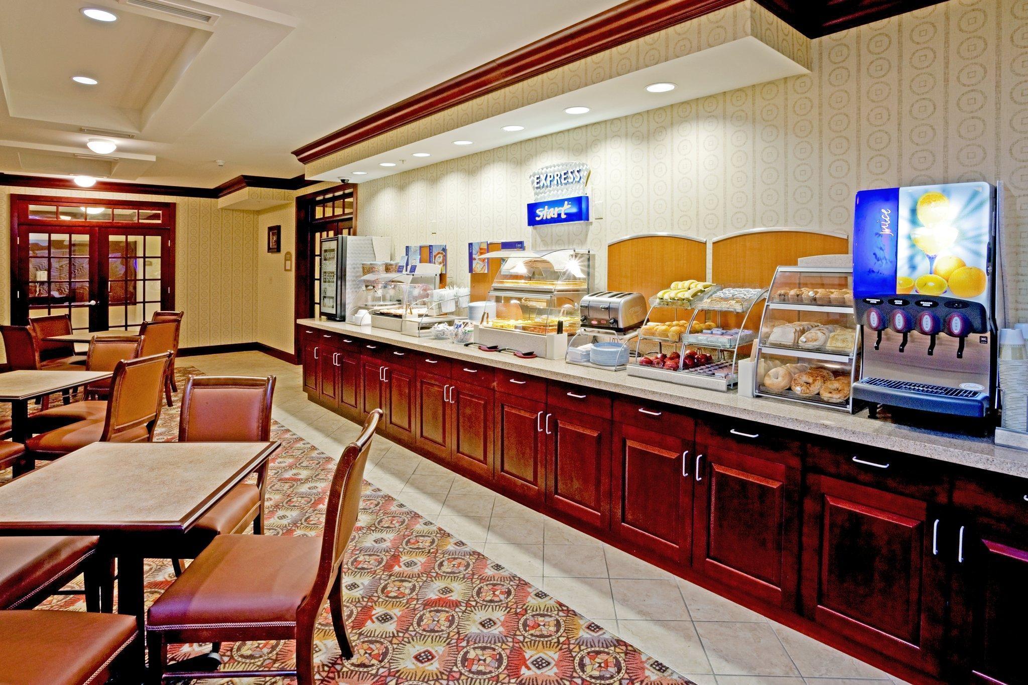 Holiday Inn Express & Suites Albany Airport Area - Latham By Ihg Exterior photo