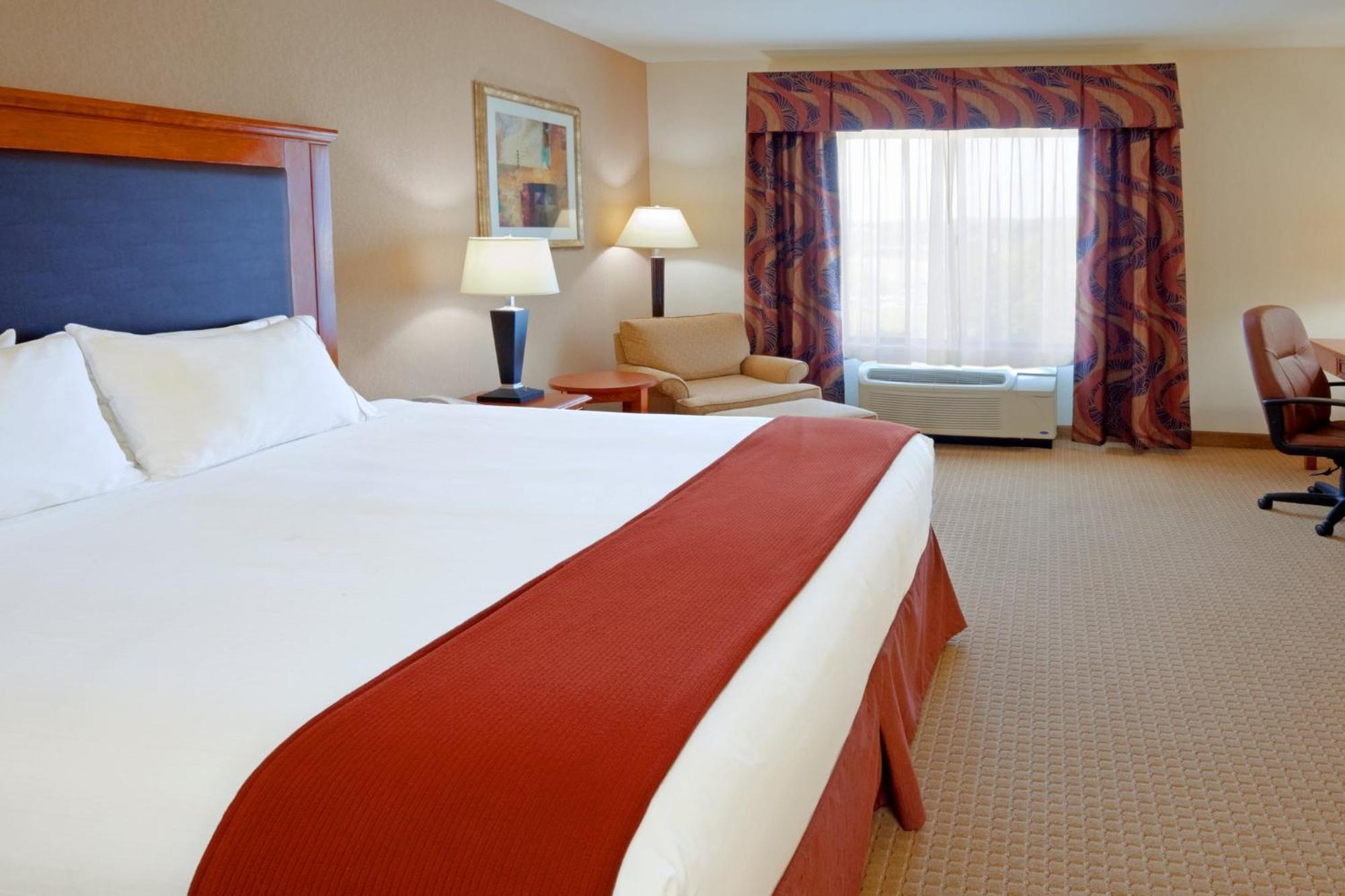 Holiday Inn Express & Suites Albany Airport Area - Latham By Ihg Exterior photo